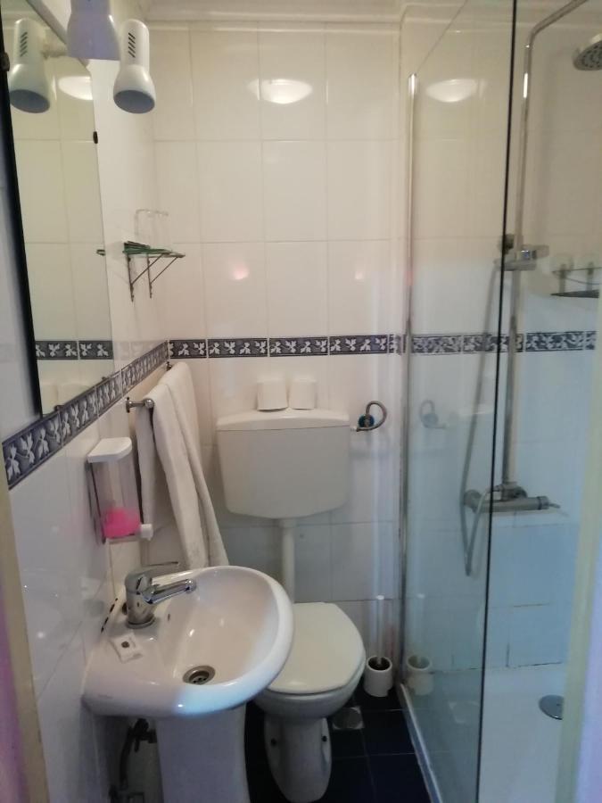 לינה וארוחת בוקר ליסבון Residencial Camoes מראה חיצוני תמונה
